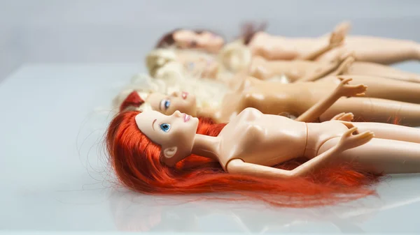 Closeup Barbie Dolls Glass Table — Stock Photo, Image