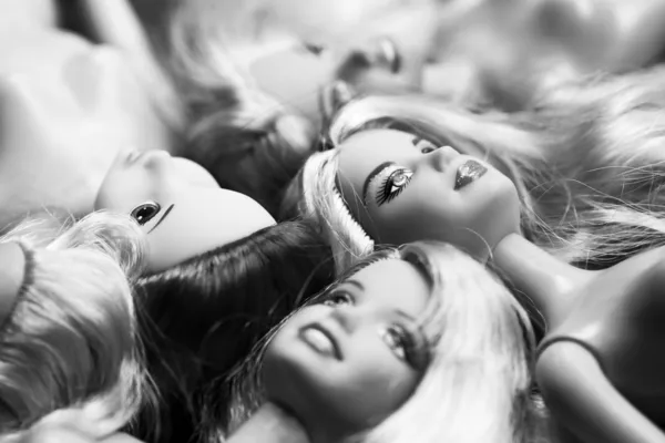 Muñecas Barbie Blanco Negro — Foto de Stock