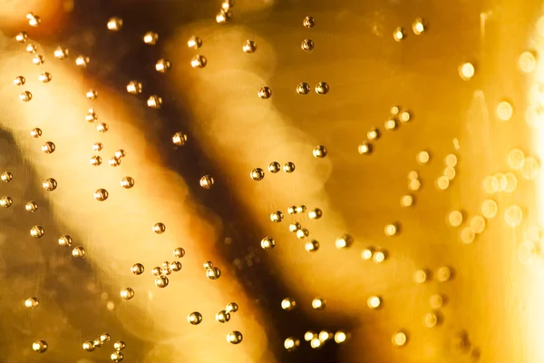 Jogos subaquáticos abstratos com bolhas e luz — Fotografia de Stock