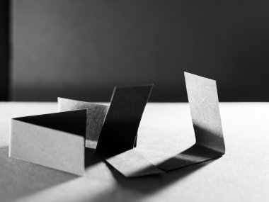 siyah kağıt şekil ve gölgeler