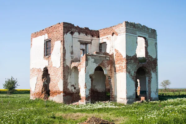 Ruined house walls — Stock Photo, Image