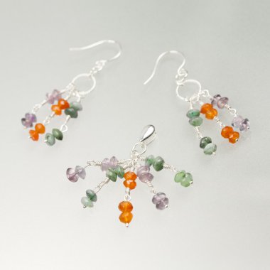 gümüş küpe ve Kolye Ametist, akik ve Zümrüt Taşlar ile