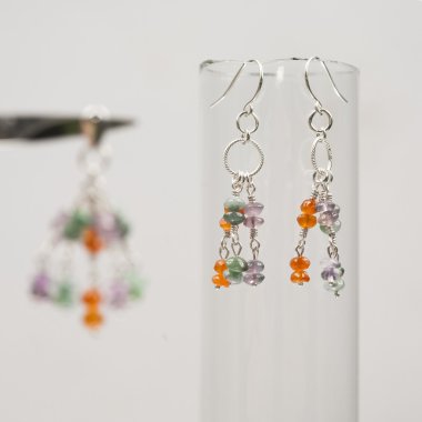 gümüş küpe ve Kolye Ametist, akik ve Zümrüt Taşlar ile