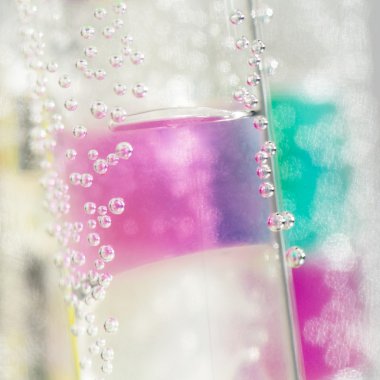 bubbles ve iç renkli jöle ile su altı tüpleri topları