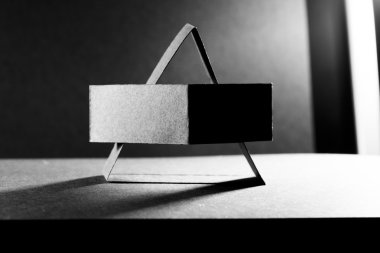 siyah kağıt şekil ve gölgeler