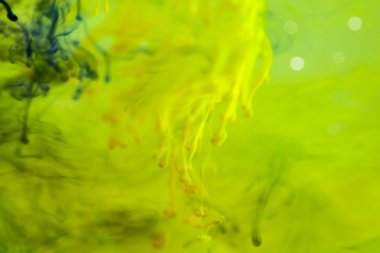 yağ, su ve mürekkep renkli kompozisyonu