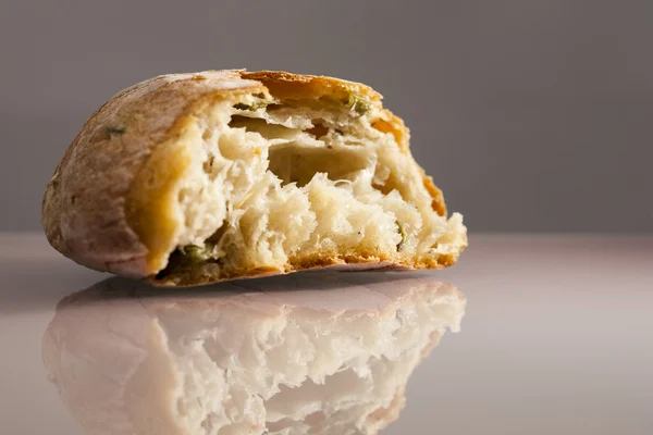 Pan con aceitunas —  Fotos de Stock