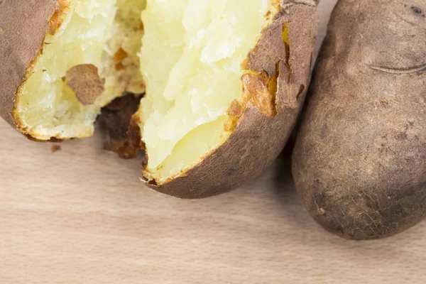 Baked potatoes with shel — Stock Photo, Image