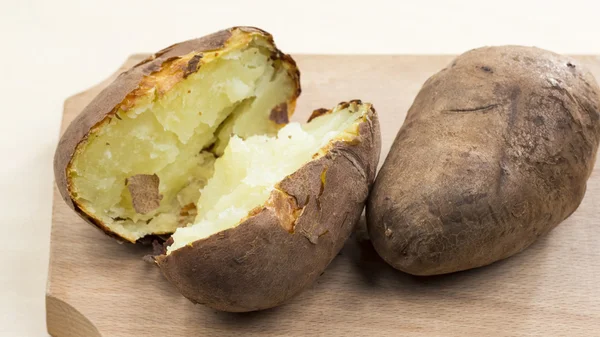 Baked potatoes with shel — Stock Photo, Image