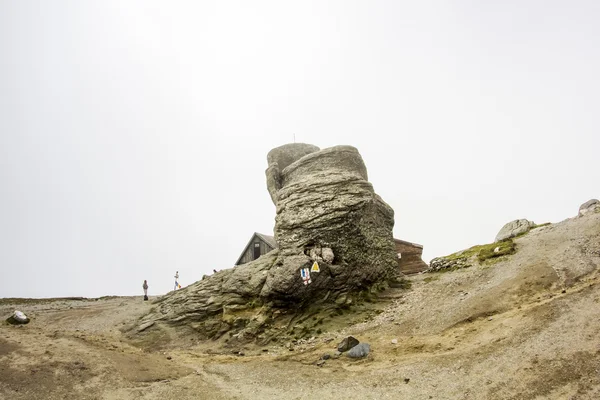 Rifugio di alta quota, vicino alla vetta più alta dei monti Bucegi — Foto Stock