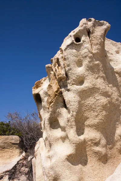 Tekstura skały i błękitne niebo — Zdjęcie stockowe