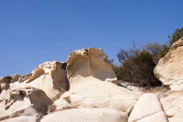 Textura de rocas y cielo azul — Foto de Stock