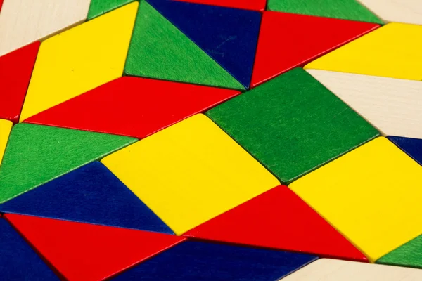 Tangram tekniği için renkli ahşap parçaları — Stok fotoğraf