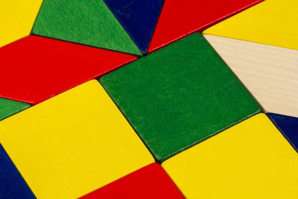 Tangram tekniği için renkli ahşap parçaları — Stok fotoğraf