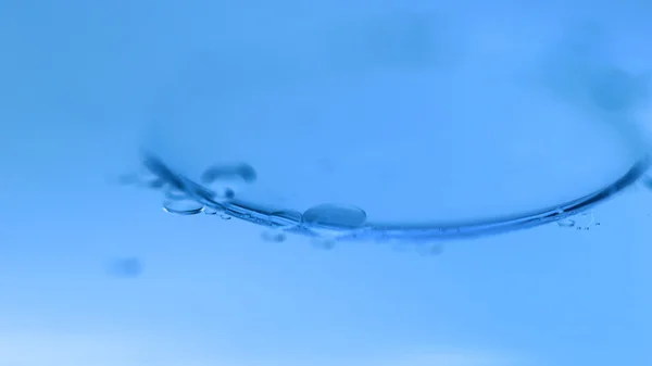 Composición de gotas de aceite en una superficie de agua —  Fotos de Stock