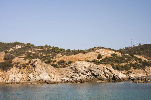 Landscape with water, rocks and land — Stock Photo, Image