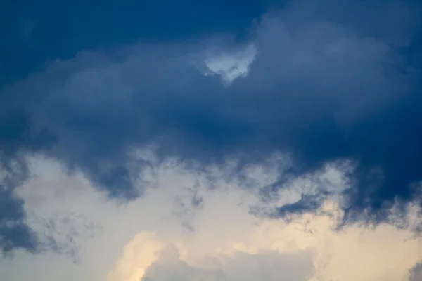 Blue sky with clouds — Stock Photo, Image