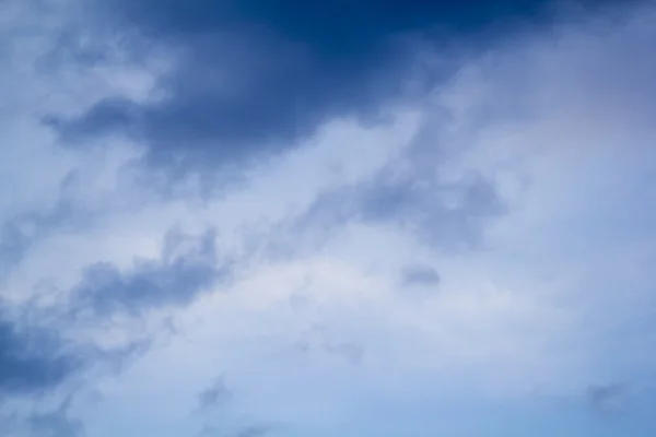 Cielo azul con nubes —  Fotos de Stock