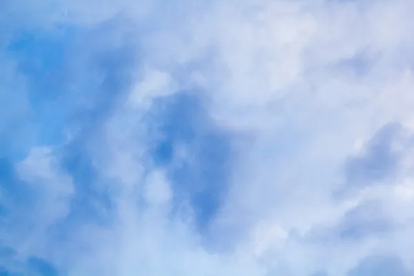 Cielo azul con nubes —  Fotos de Stock