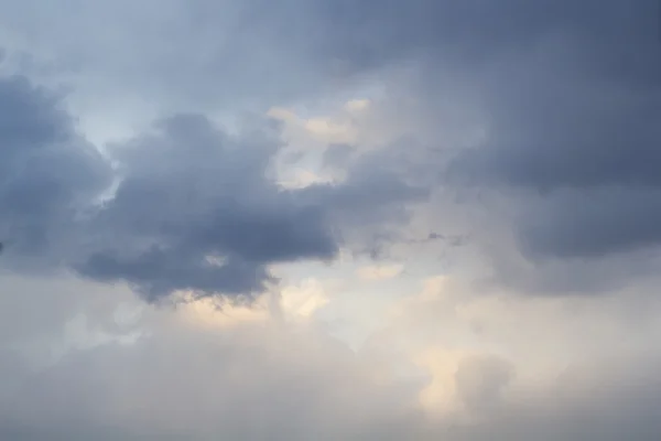 Cielo azul con nubes — Foto de Stock