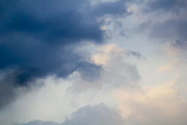 Blue sky with clouds — Stock Photo, Image