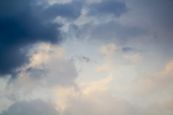 Cielo azul con nubes —  Fotos de Stock