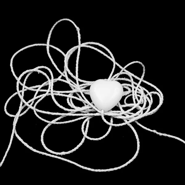 Ágata en forma de corazón y alambre de algodón — Foto de Stock