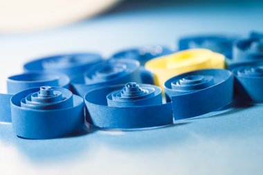 Makro, soyut, arka plan resmini kağıt zemin üzerine mavi kağıt spiraller