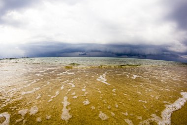 Ege Denizi - su ve doku kayalar. balık gözü lens etkisi
