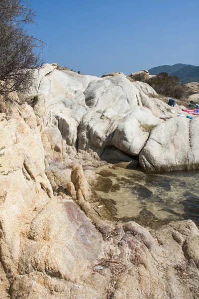 パイプと鳥の船乗りの図Szczegóły dotyczące wody i skały - Morze Egejskie, Grecja — Zdjęcie stockowe