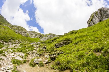 Romanya 'daki Güney Karpatlar' ın bir parçası olan Bucegi Dağları 'ndan manzara