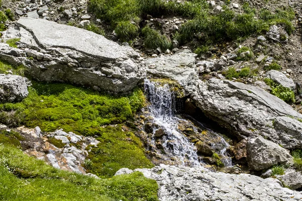 Landskap från Bucegi bergen, en del av södra Karpaterna i Rumänien — Stockfoto