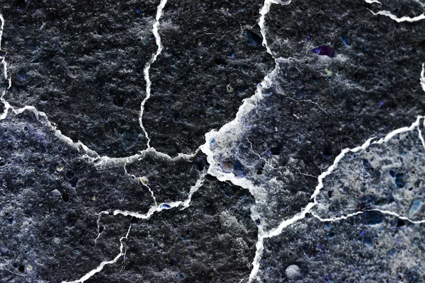 Abstrakt komposition med sprucken jord och inverterade färger — Stockfoto