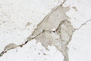 eski duvar dokusu soyulmuş harcı ve çatlaklar
