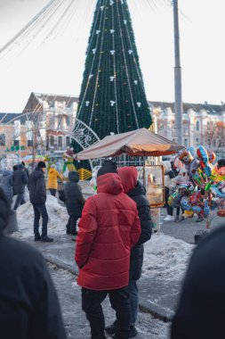 Şehirde Noel ağacı