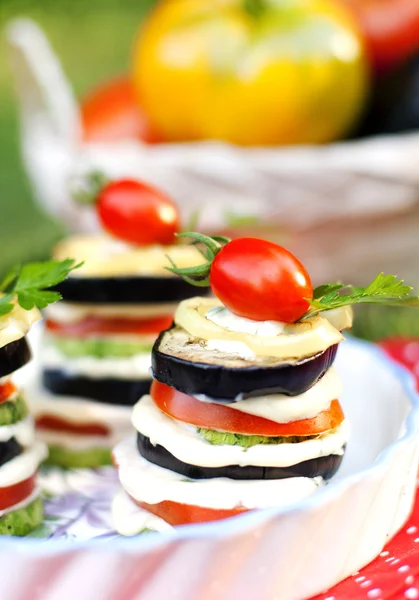 Snack aus Gemüse und Käsesauce — Stockfoto