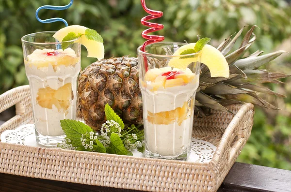 Dessert met ananas — Stockfoto