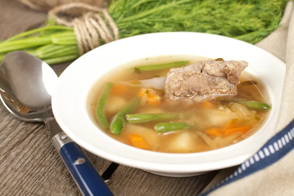 Sopa alemã com costelas e legumes — Fotografia de Stock