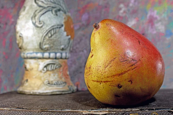 Pear on the painted background. — Stock Photo, Image