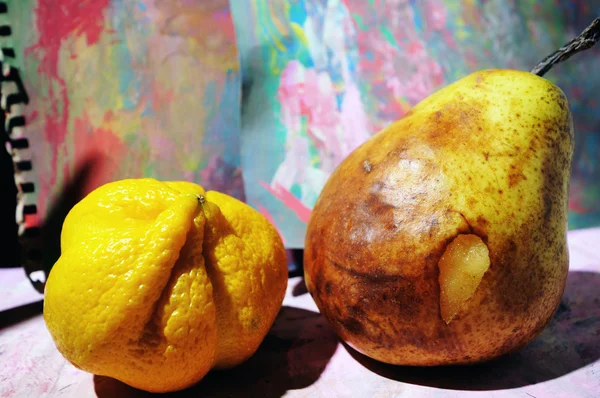 Lemon and pear. — Stock Photo, Image