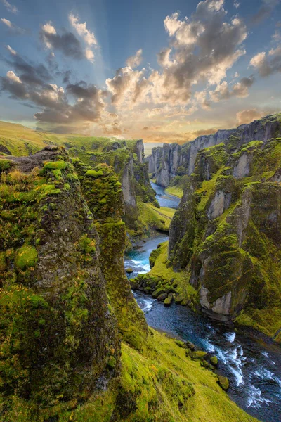 Híres Fjadrargljufur Kanyon Izlandon Legjobb Turisztikai Célpont Délkelet Izland Európa — Stock Fotó