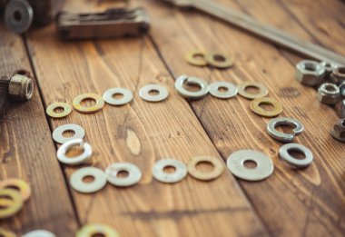 kare metal RONDELALAR