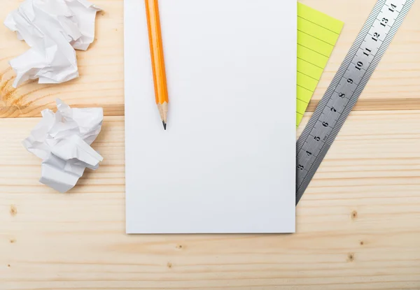 Cuaderno y lápiz — Foto de Stock