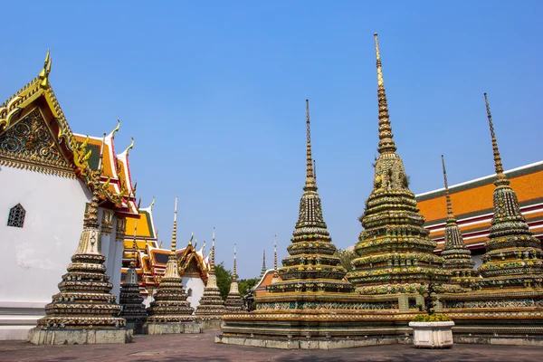 ワットポーは、タイの寺院の塔 — ストック写真
