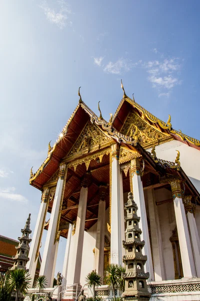 Wat Suthat Thep Wararam in Bangkok - thailand — Stock Photo, Image