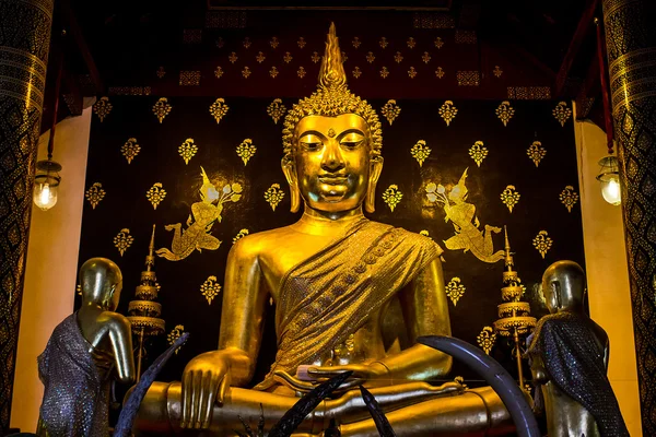 Gouden standbeeld, thailand — Stockfoto