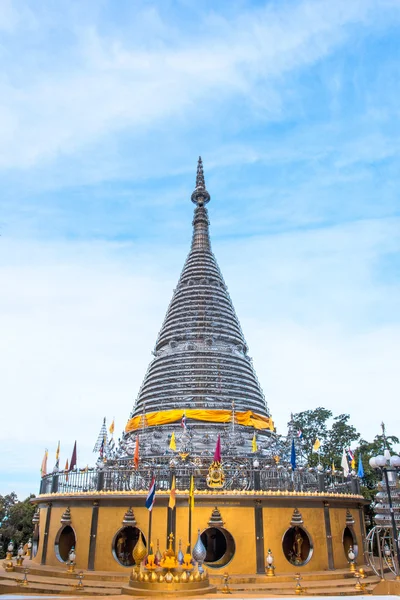 De pagode van roestvast staal - phra maha thad chadi tri pob tri ma — Stockfoto