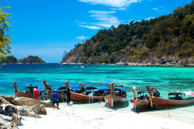 Lipe, satun, Tayland - 15 Mart 2014: balıkçı yelken longtai