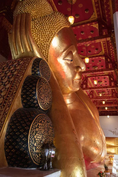 Ang Thong Thailand Června 2019 Velká Zlatá Ležící Buddha Socha — Stock fotografie