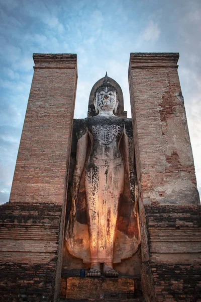 Estátuas Buda Cientes Wat Mahathat Sukhothai Tailândia Parque Histórico Sukhothai — Fotografia de Stock